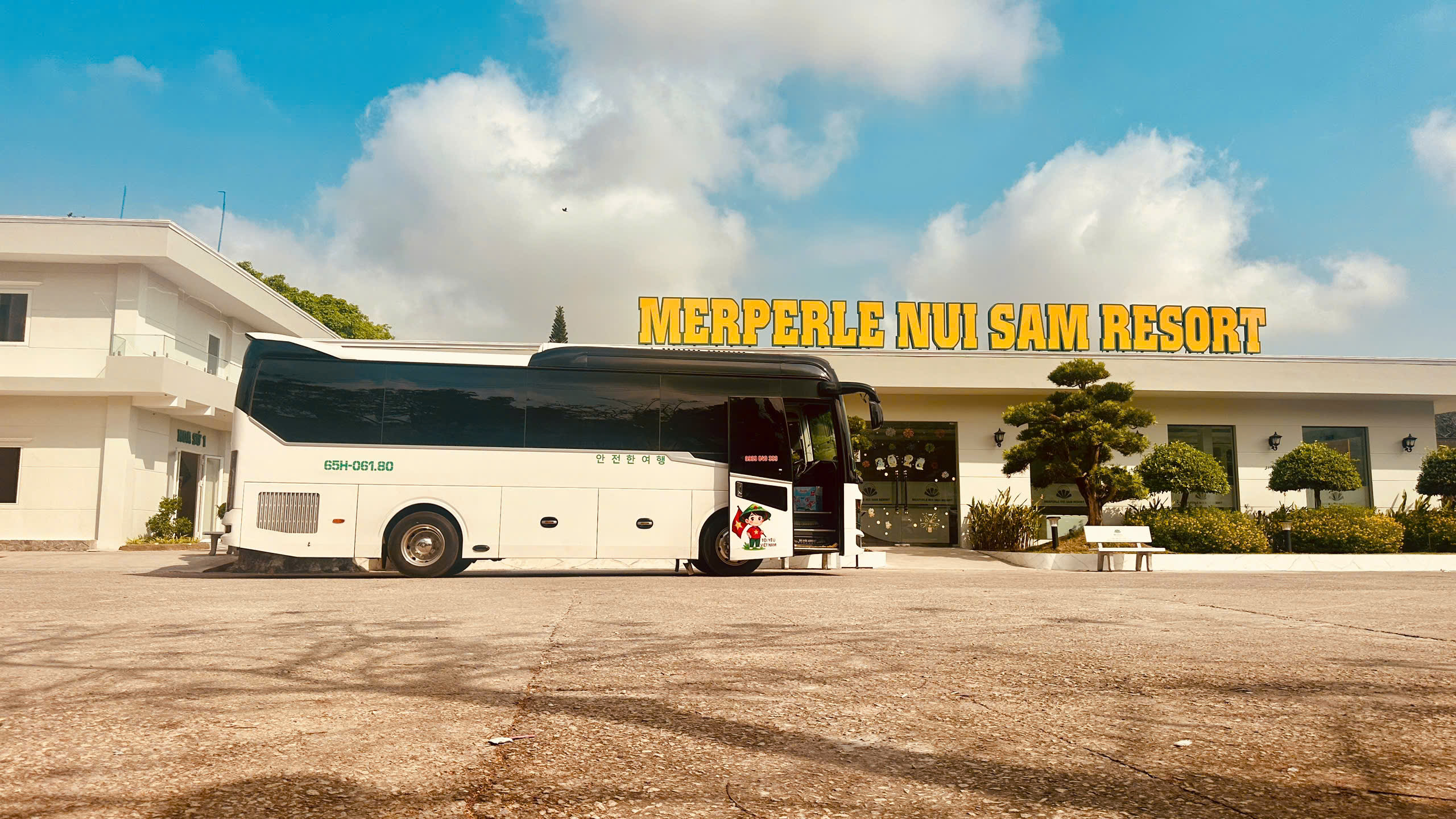 Xe 29 chỗ THACO thuexemientay.vn