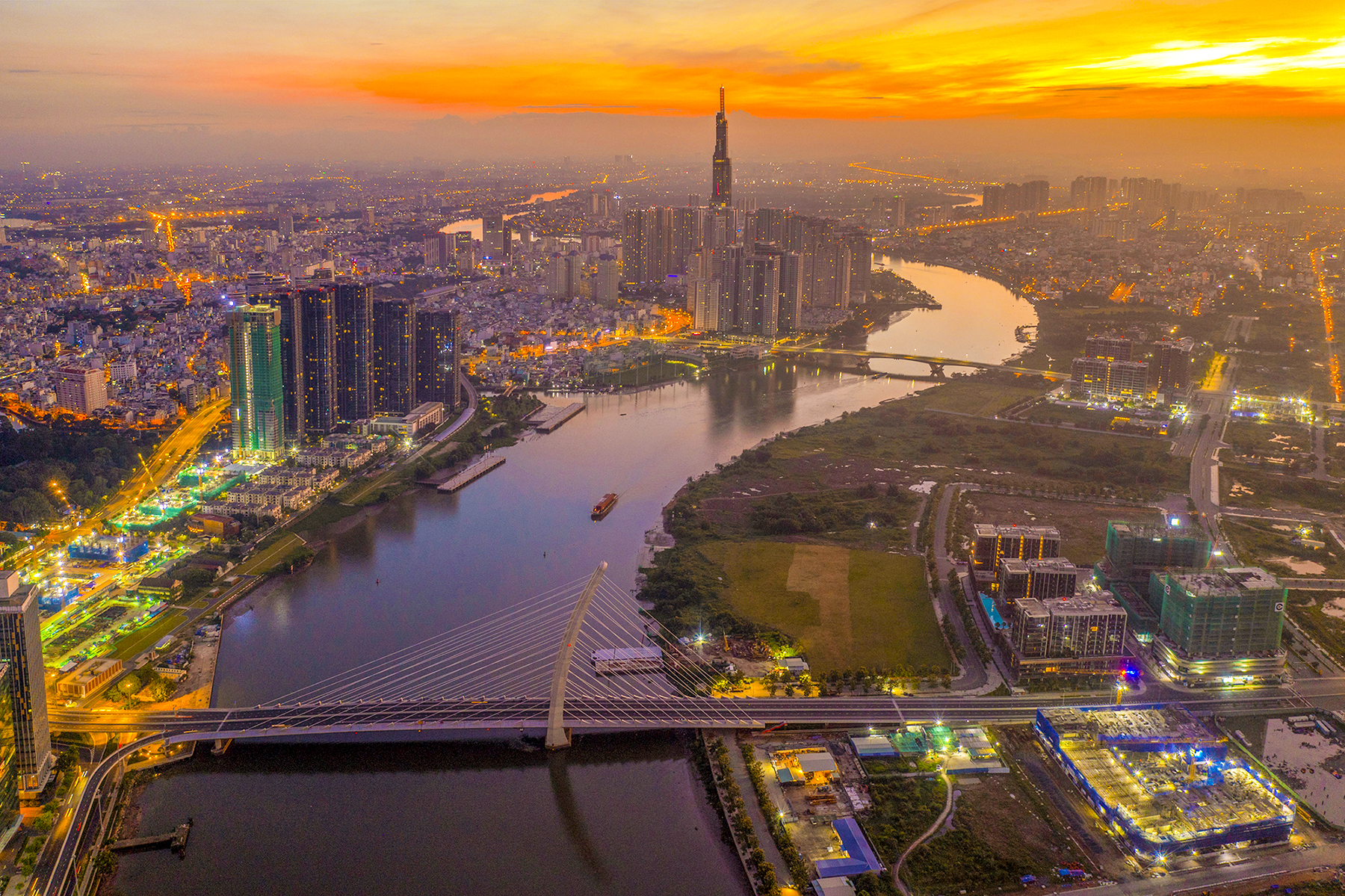 Cho Thuê Xe du lịch đi Cho thuê xe đi Tour TP. Hồ Chí Minh