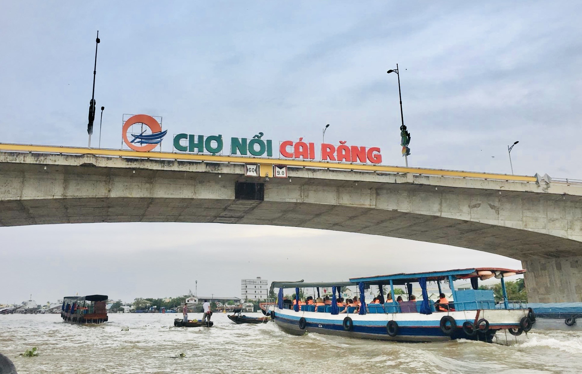 Chợ nổi Cái Răng