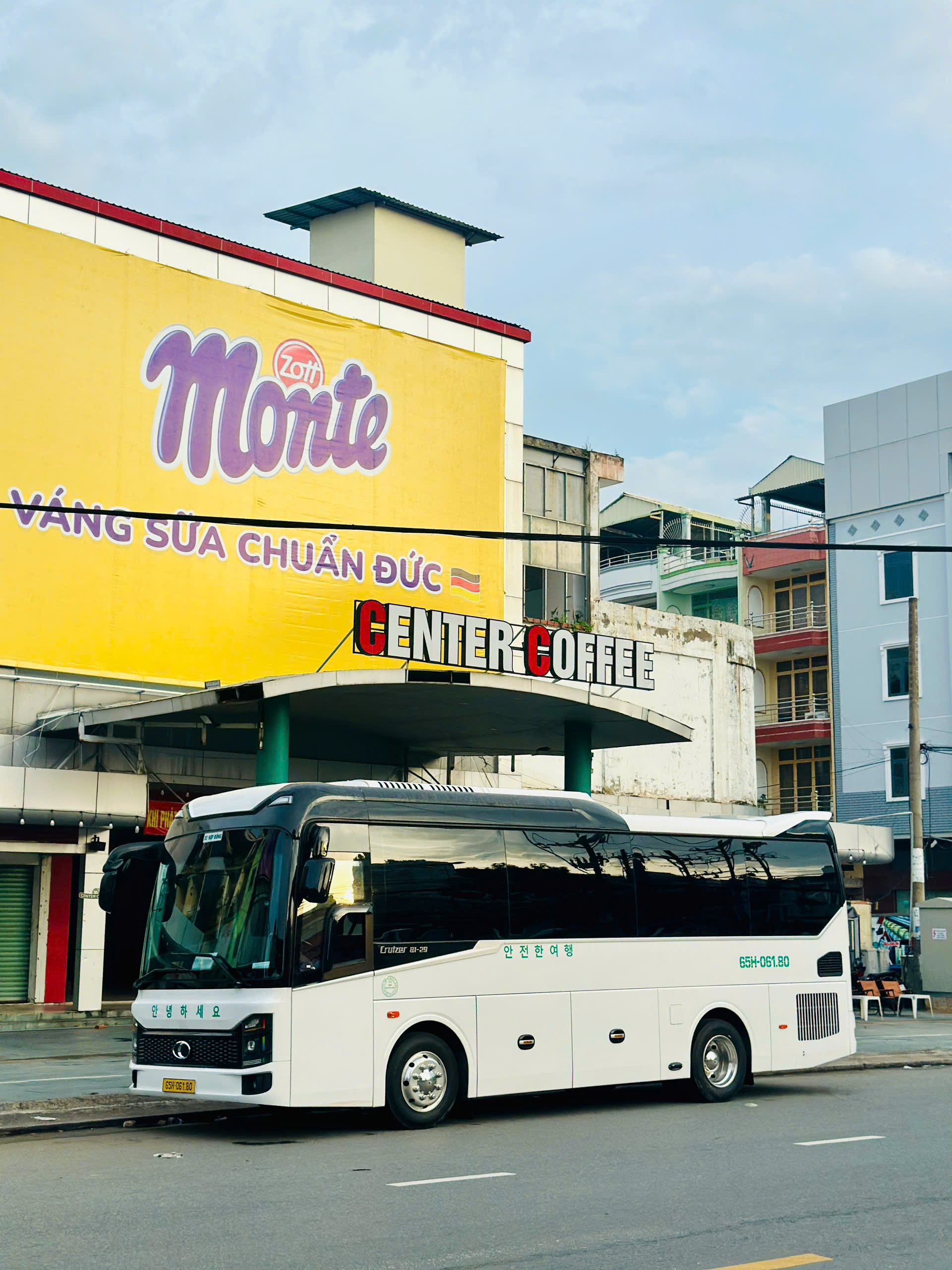 Thuê xe 29 chỗ đi tour miền Tây từ Cần Thơ