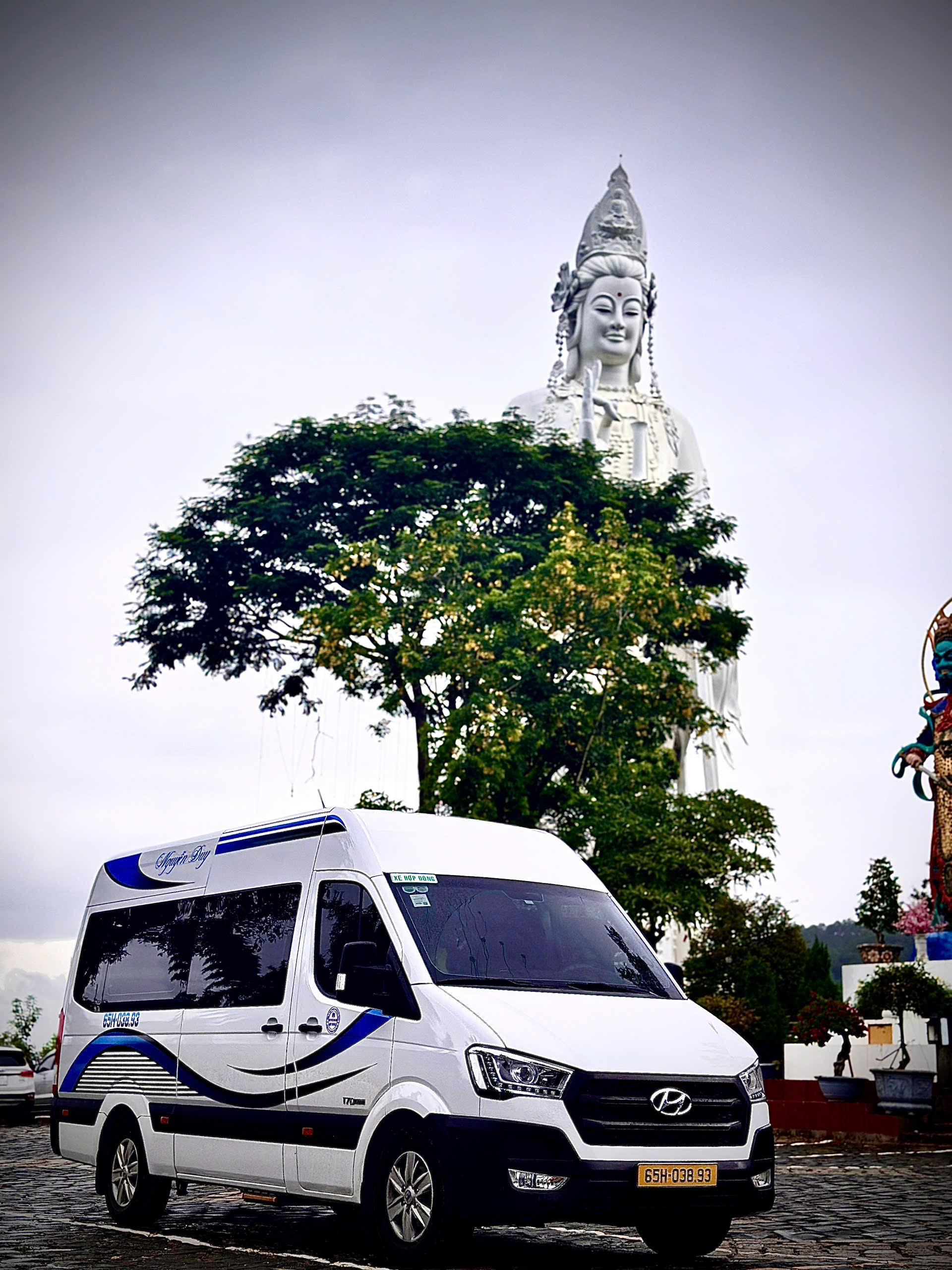 Tham khảo dịch vụ thuê xe 16 chỗ