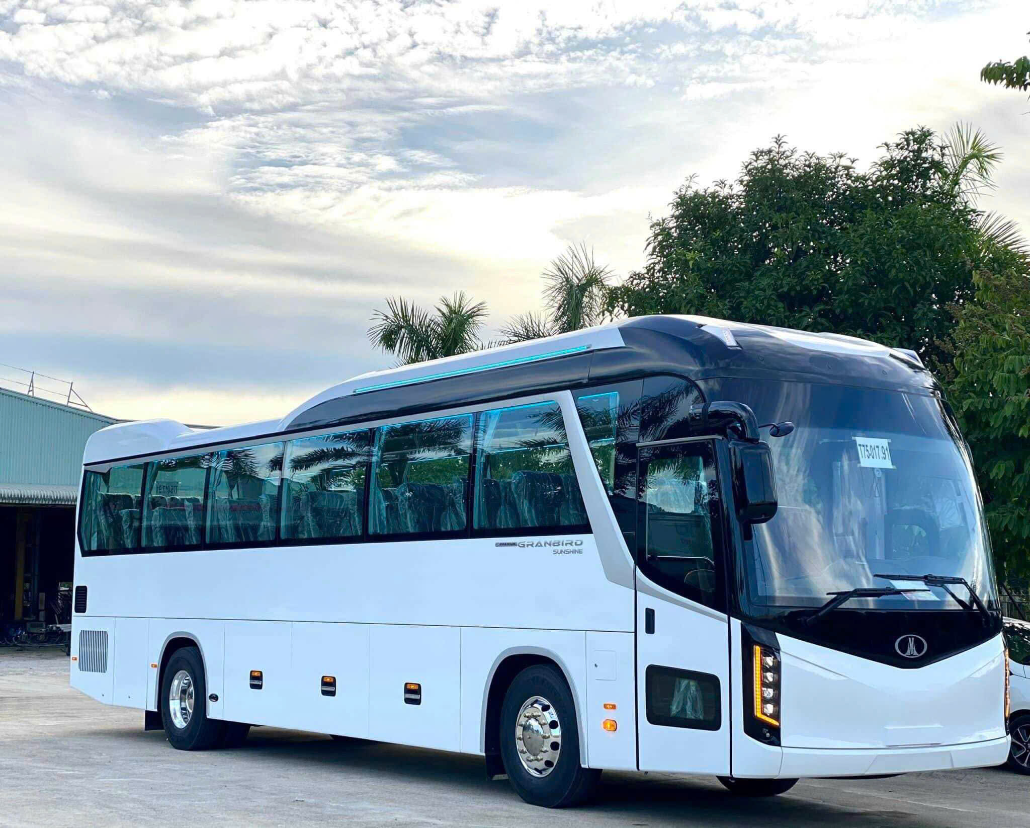 Thuê xe du lịch 29 chỗ Cần Thơ trong ngày cho công ty và gia đình